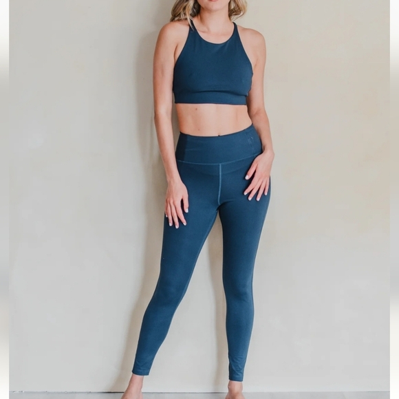 Girlfriend Collective Midnight Set - Picture 1 of 2